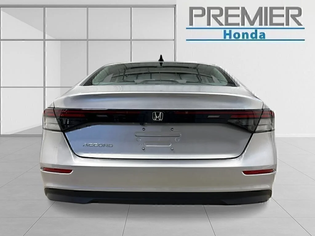 New 2026 Solar Silver Metallic Honda SE image 4