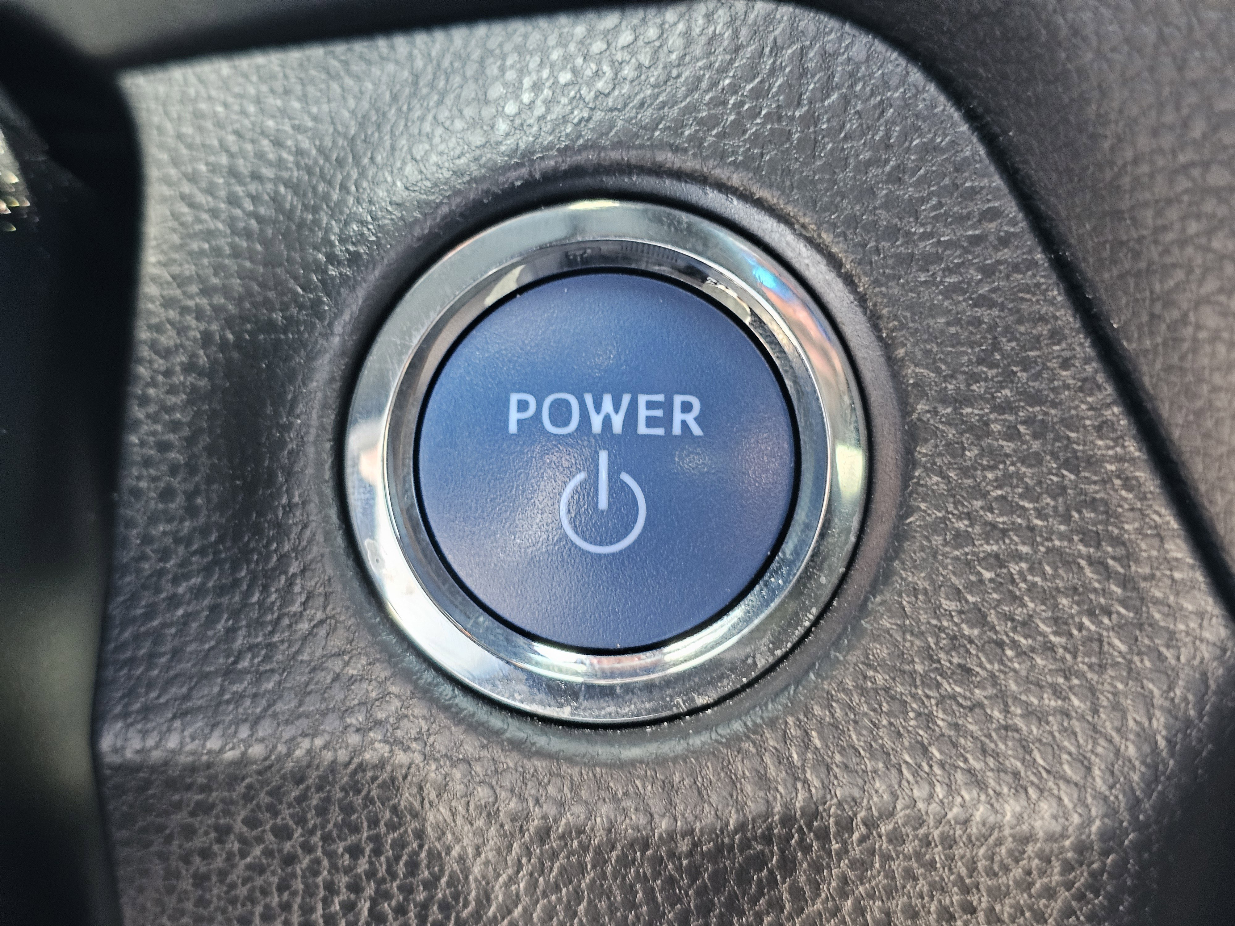 Used 2021 Blizzard Pearl/Midnight Black Metallic Toyota Hybrid XSE image 25