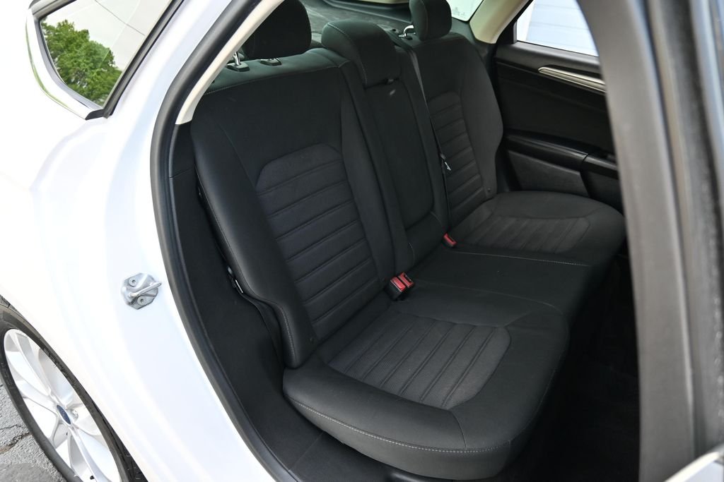 Certified Used 2020 White Platinum Clearcoat Metallic Ford SE image 23