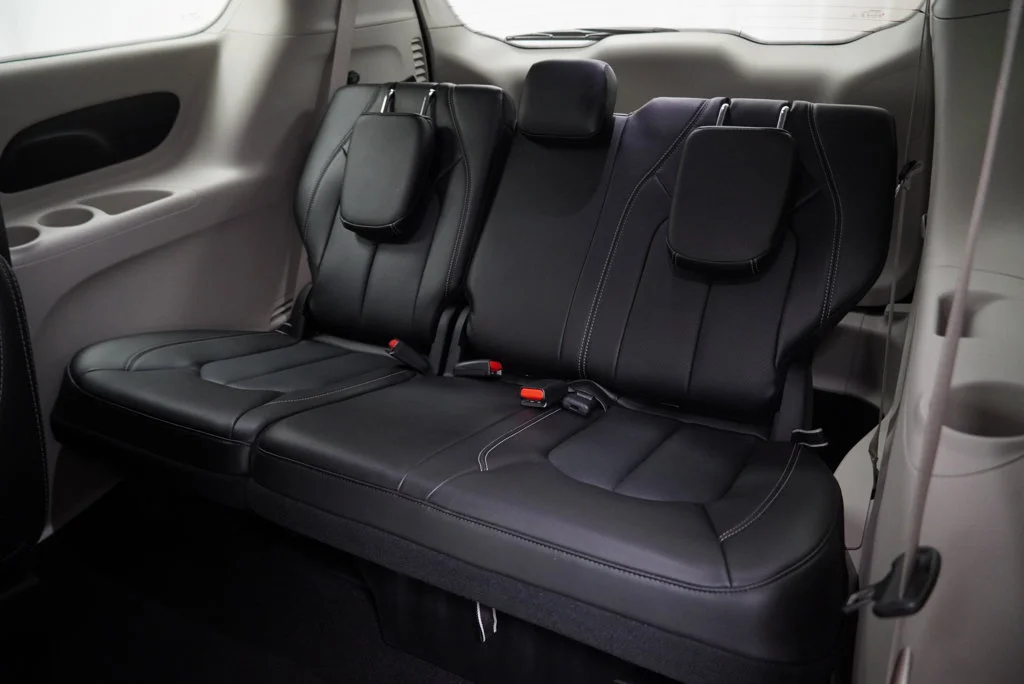 Used 2024 Black Chrysler Touring L image 14