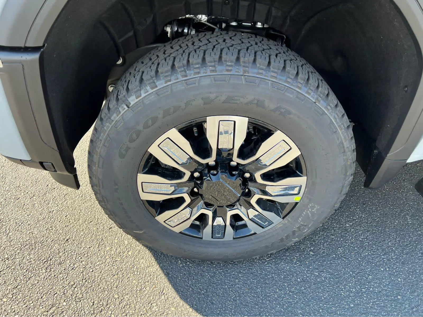 2026 GMC Sierra 3500HD Denali - Photo 9