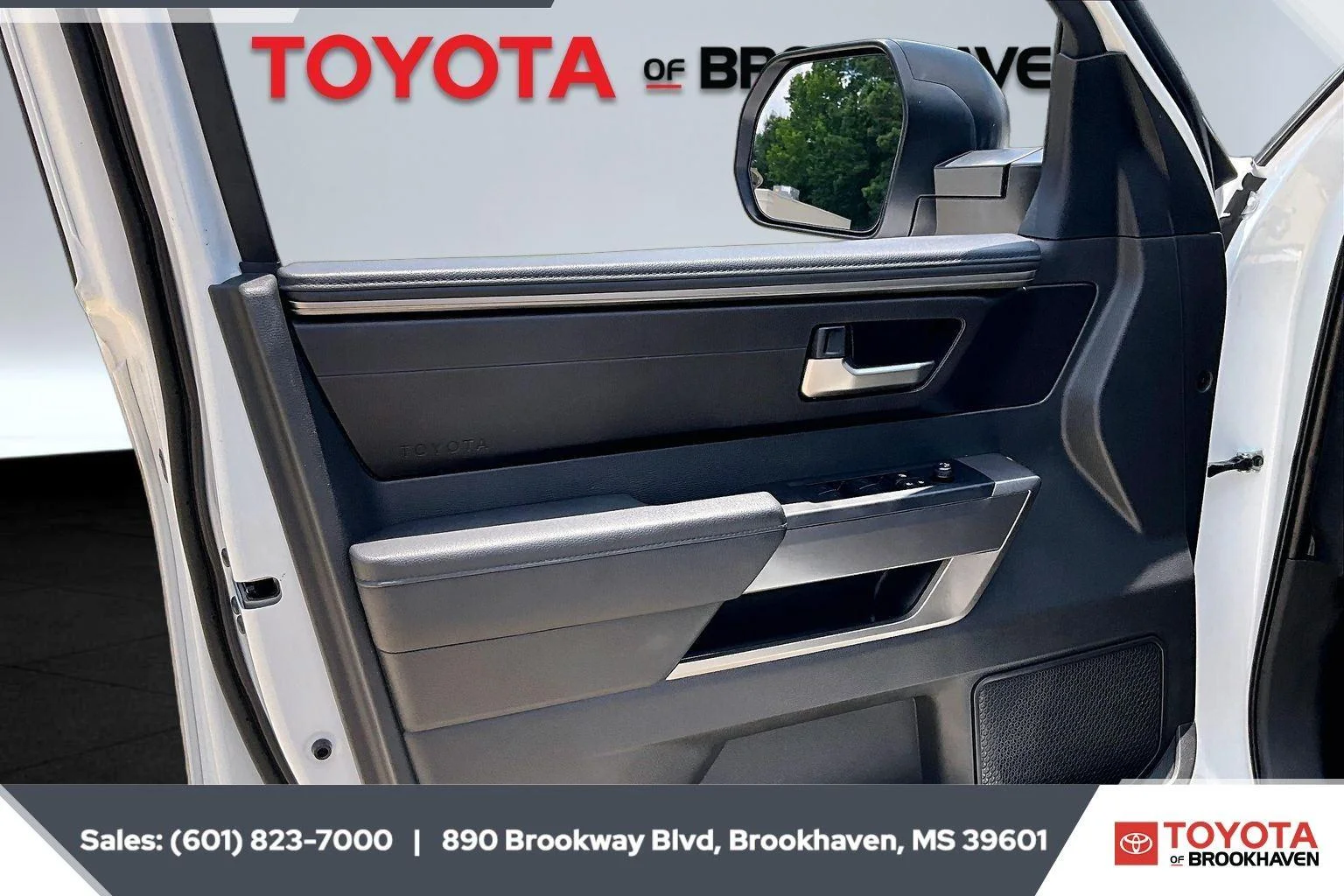Used 2024 Ice Cap Toyota SR5 image 17