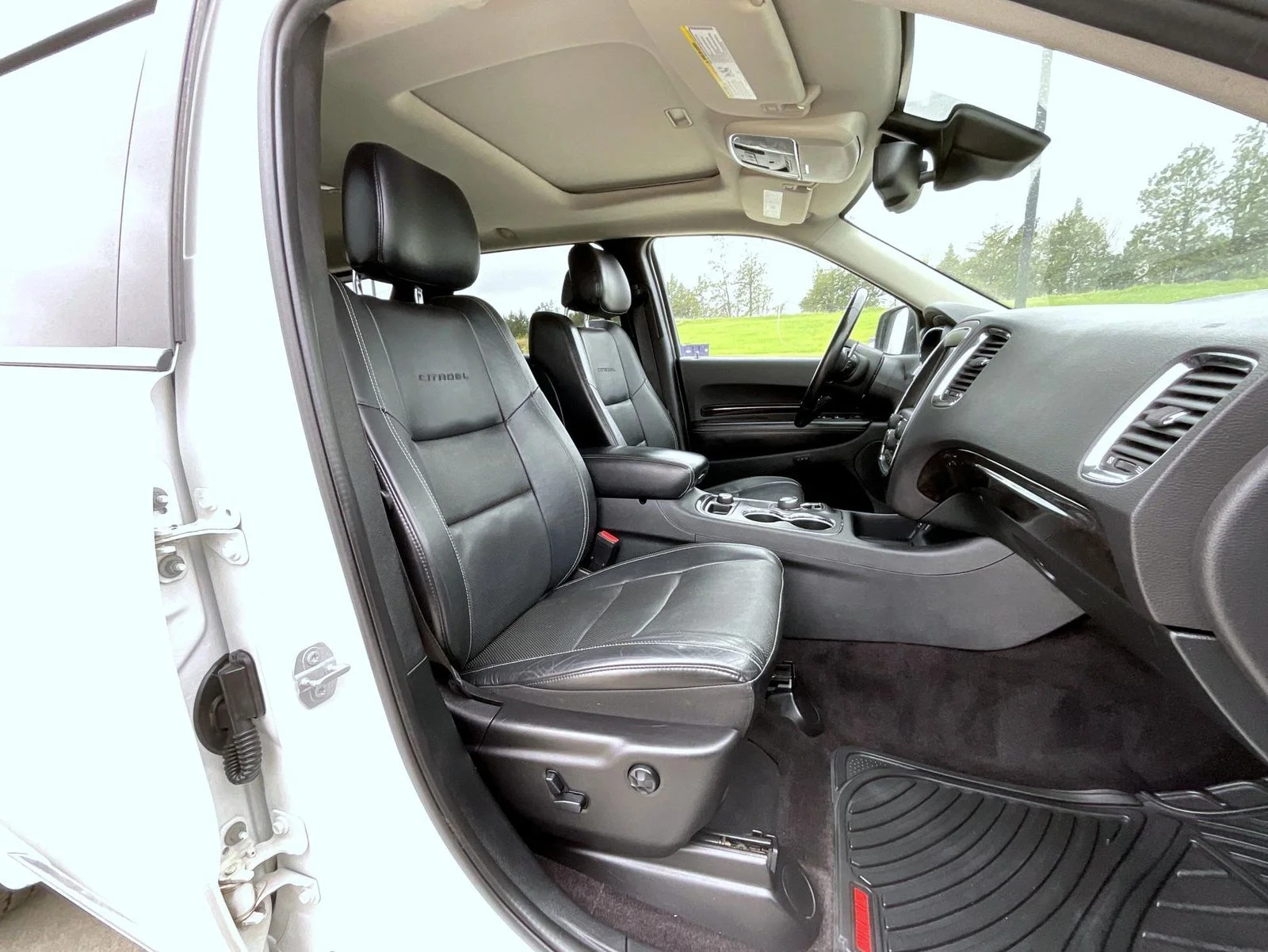 Used 2016 White Dodge Citadel image 16