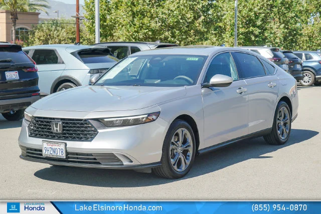 Used 2023 Lunar Silver Metallic Honda EX image 4