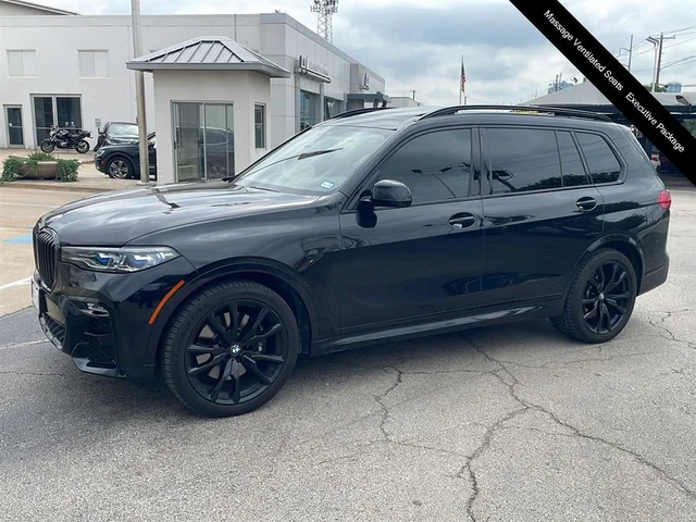 2022 BMW X7 M50i