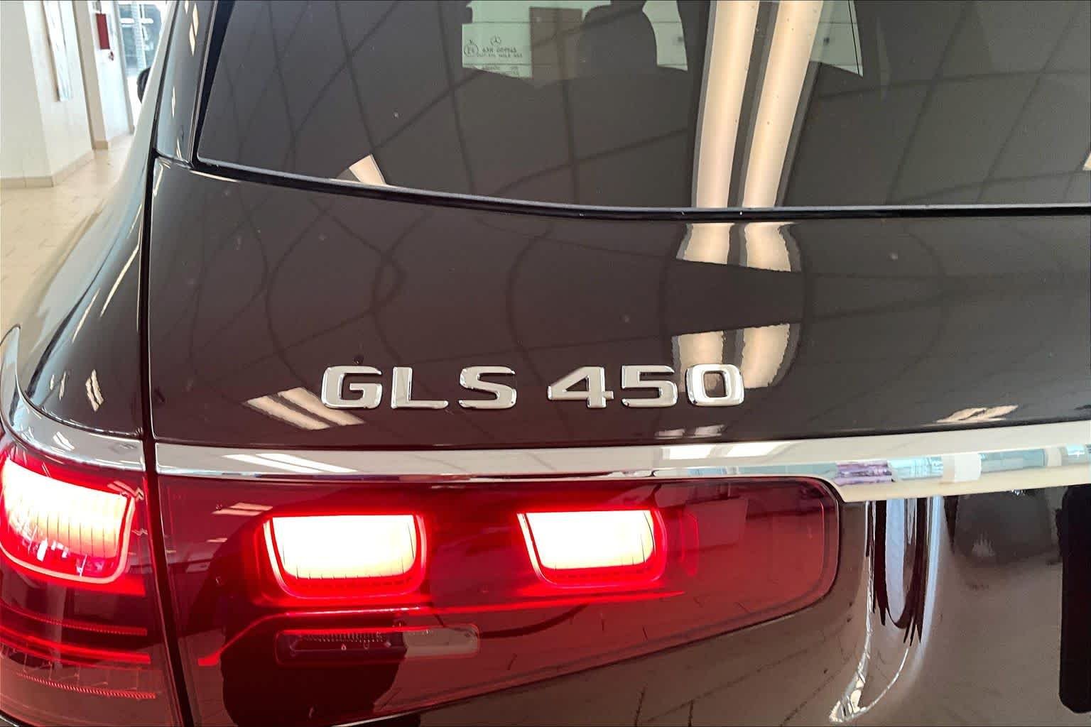 Used 2025 Obsidian Black Metallic Mercedes-Benz GLS 450 image 29