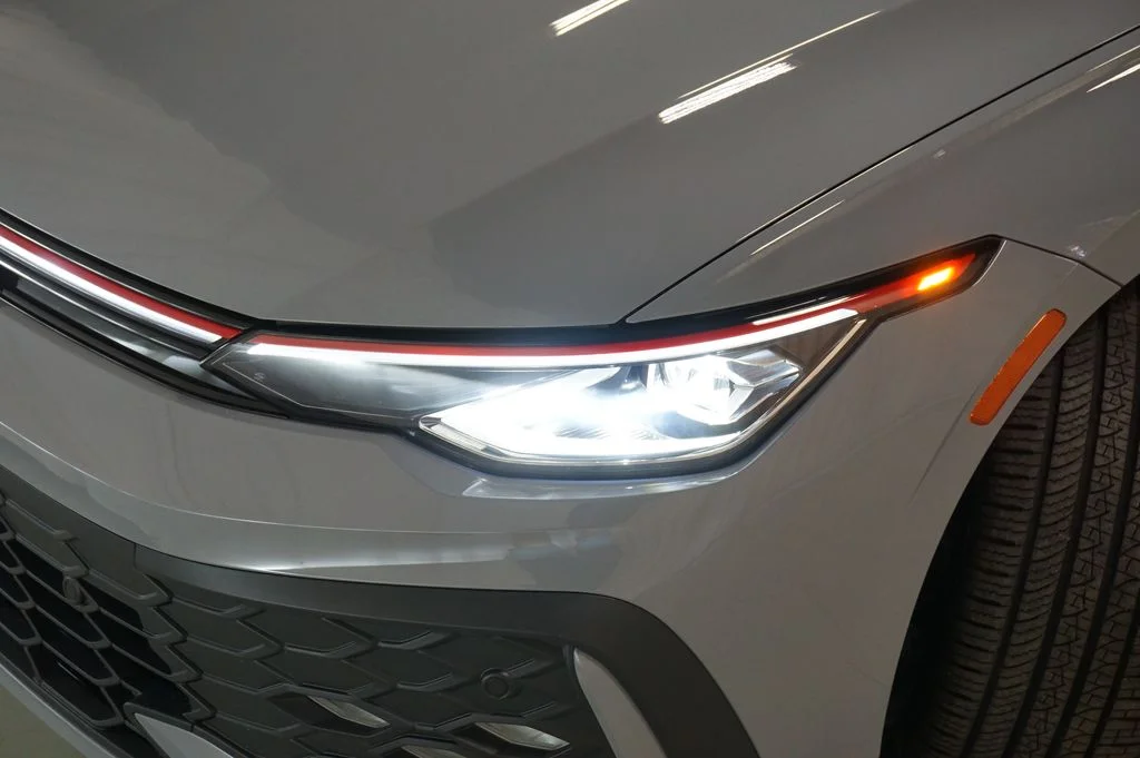 New 2026 Moonstone Gray Volkswagen SE image 35