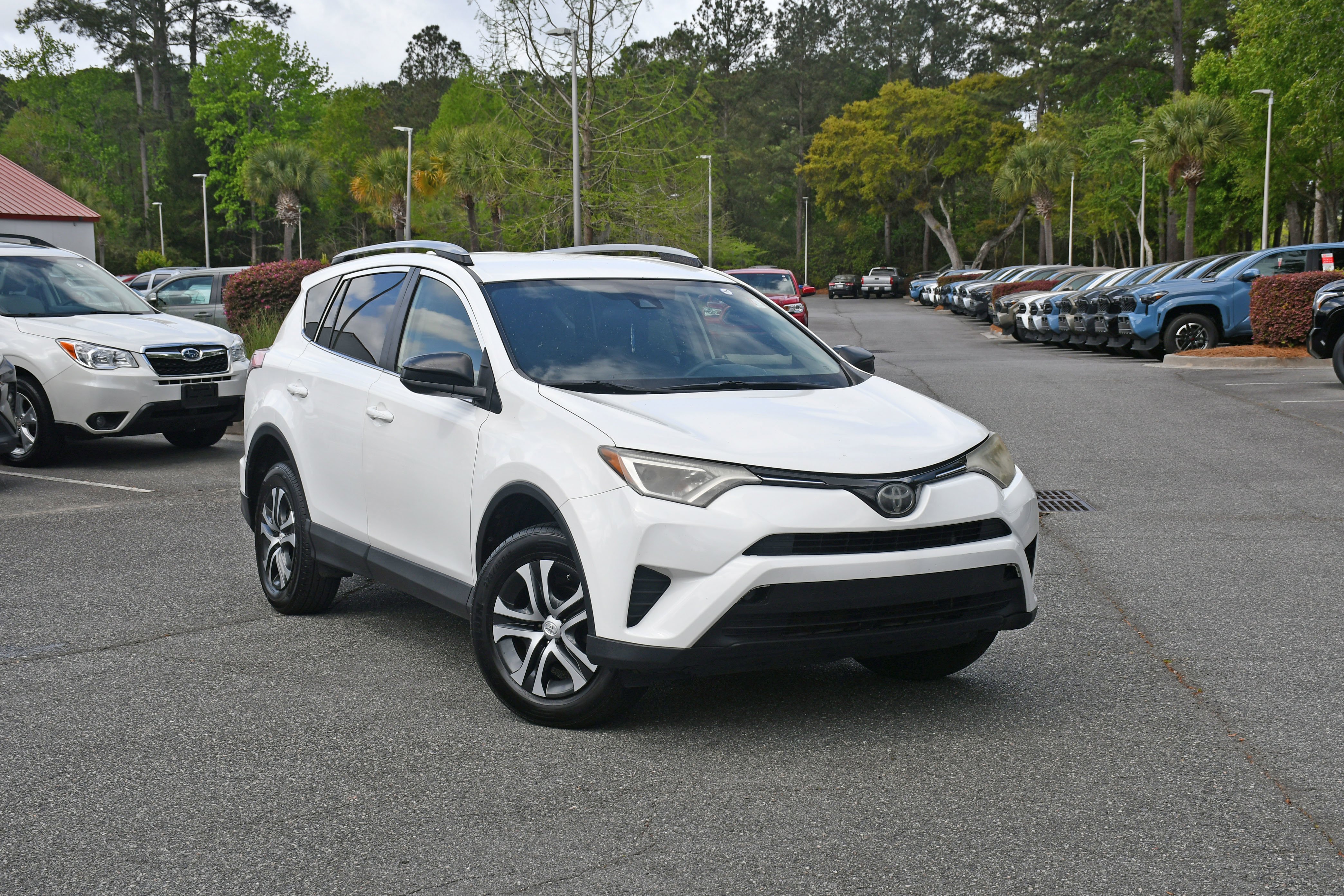 Used 2017 White Toyota LE image 5