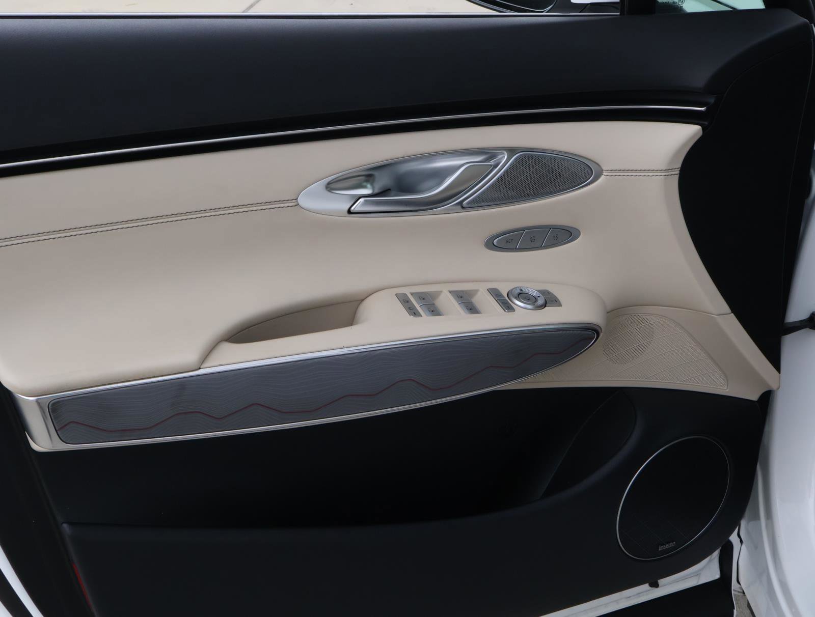 2022 GENESIS GV70 Standard - Photo 14