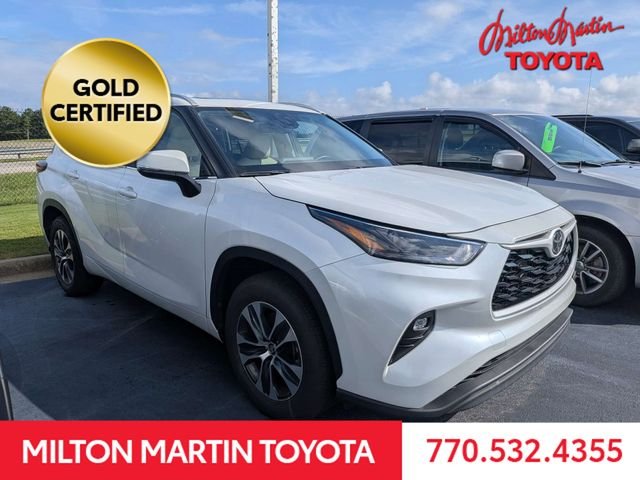 Certified Used 2025 Beige Toyota XLE image 1