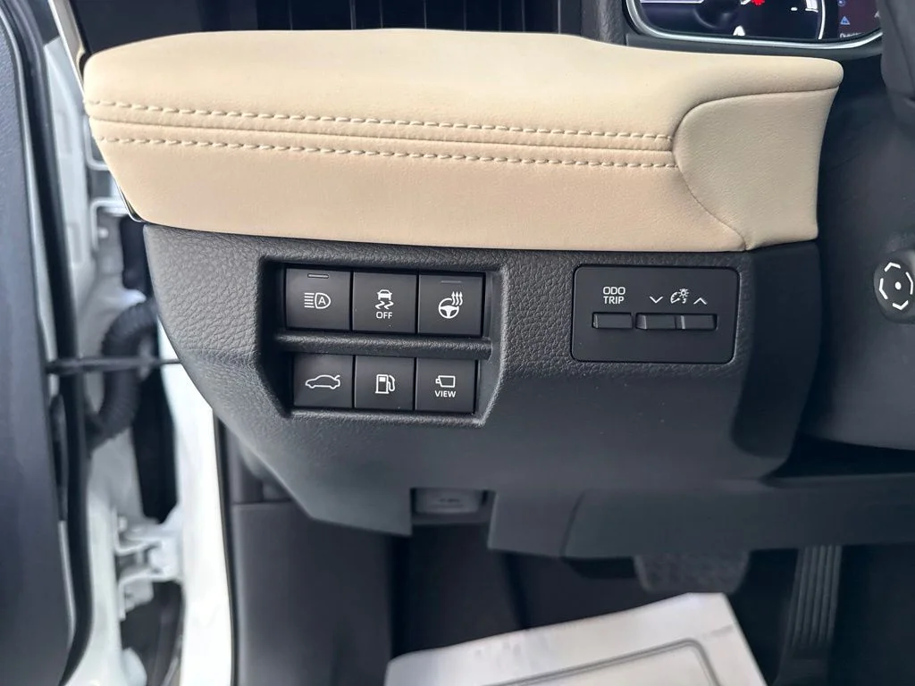 Used 2020 Pearl Toyota Limited image 17