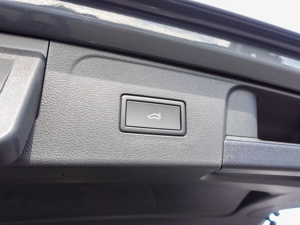 2026 Volkswagen Atlas SE w/Tech - Photo 26