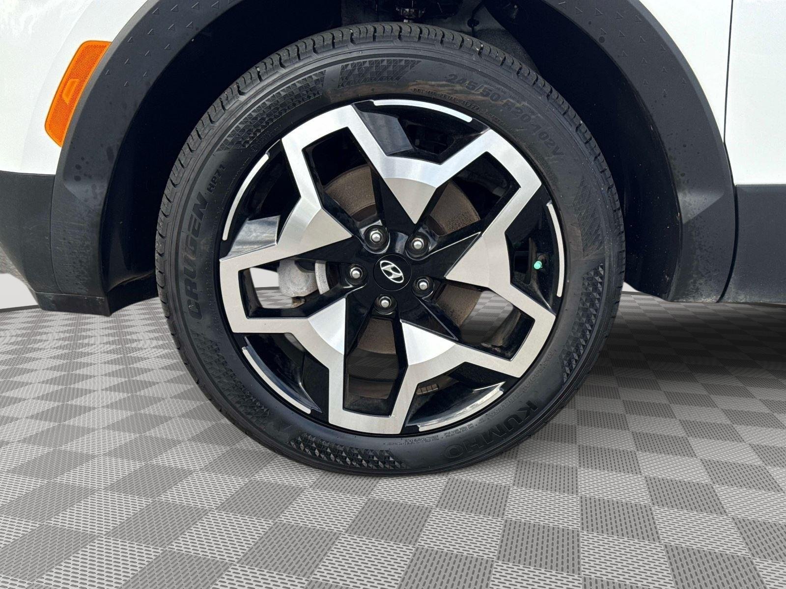 Used 2024 Atlas White Hyundai Limited image 9