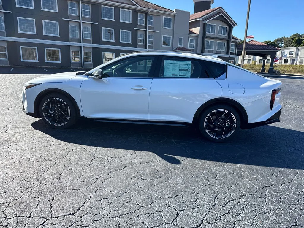 New 2025 White Kia GT-Line image 6