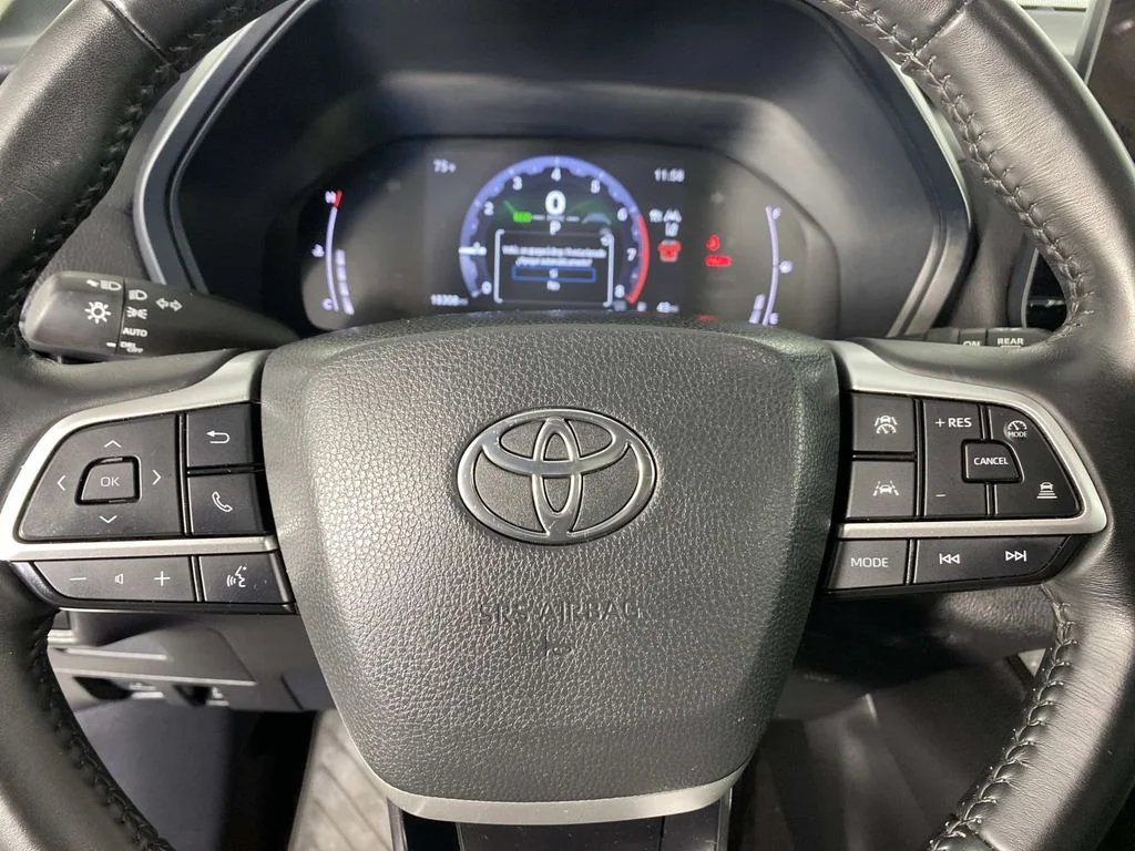 Used 2024 White Toyota XLE image 14
