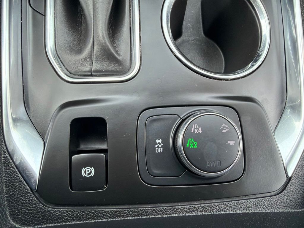 Used 2021 Gray Chevrolet LT image 34