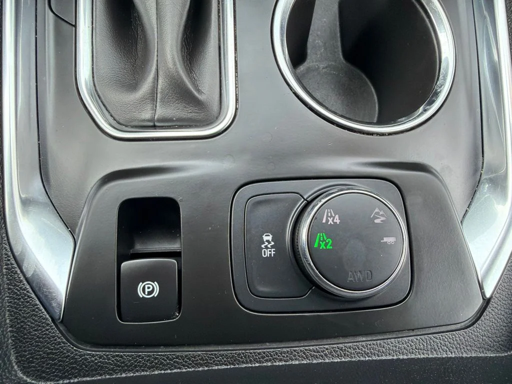 Used 2021 Gray Chevrolet LT image 34