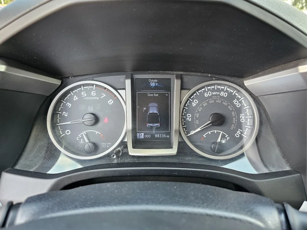 Used 2017 White Toyota SR5 image 23