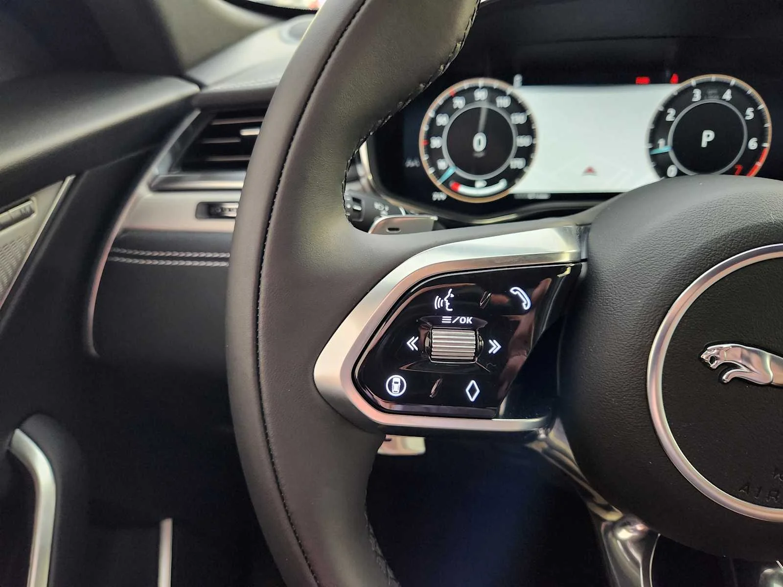 New 2026 Eiger Grey Metallic Jaguar R-Dynamic S image 48