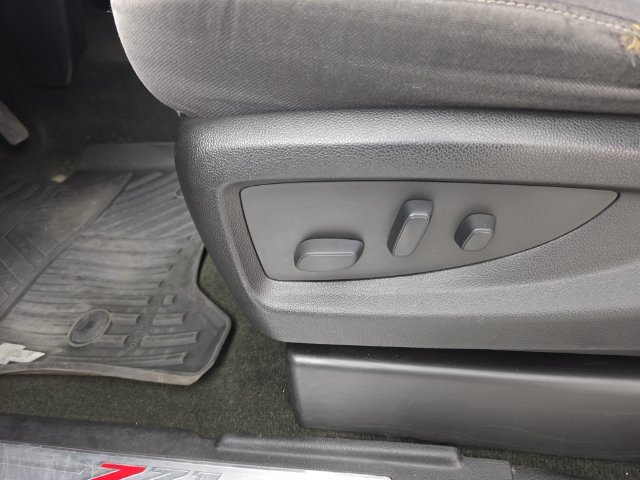 Used 2018 GRAPHITE METALLIC Chevrolet LT image 27