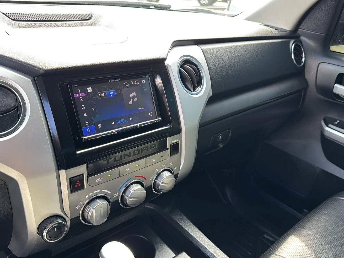 2014 Toyota Tundra SR5 - Photo 27