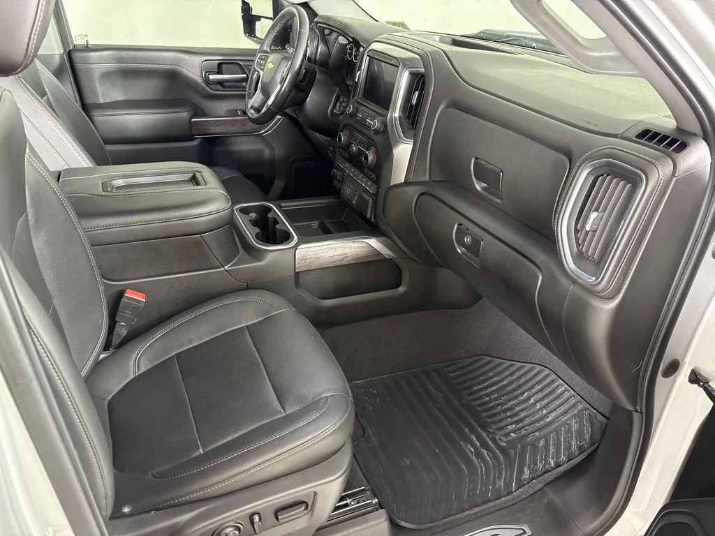 Used 2021 Silver Chevrolet LTZ image 23
