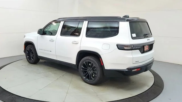 New 2026 Bright White Clear-Coat Exterior Paint Jeep Summit Reserve image 7