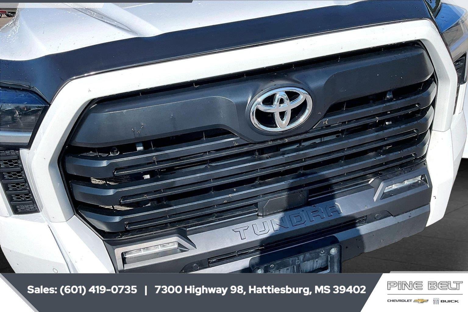 Used 2023 White Toyota SR5 image 22