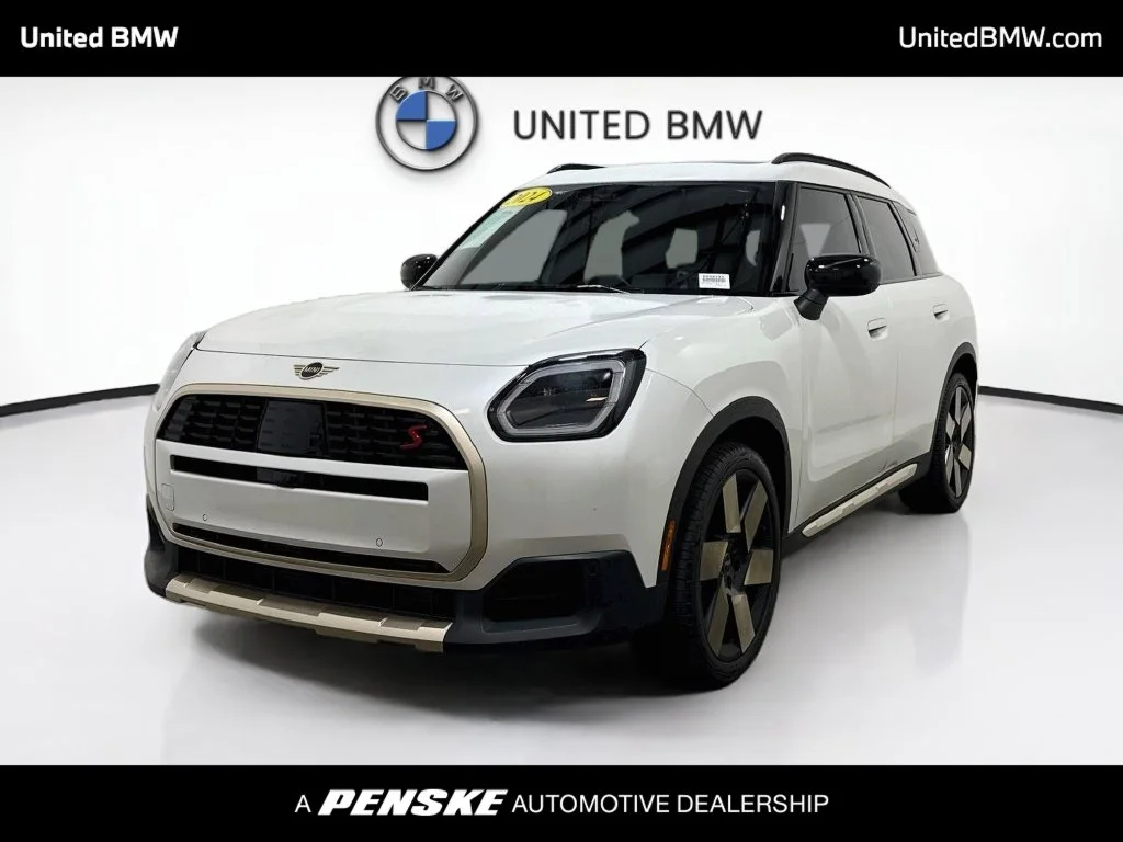 Used 2025 White Metallic MINI  image 1