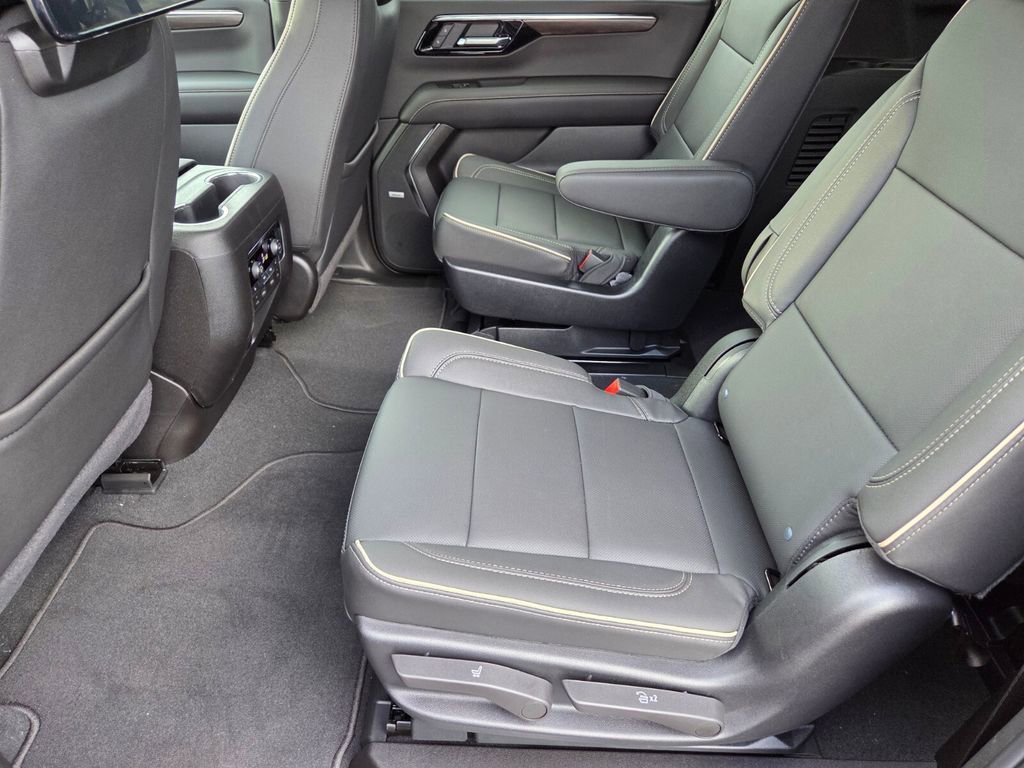 2025 Chevrolet Suburban Premier - Photo 8