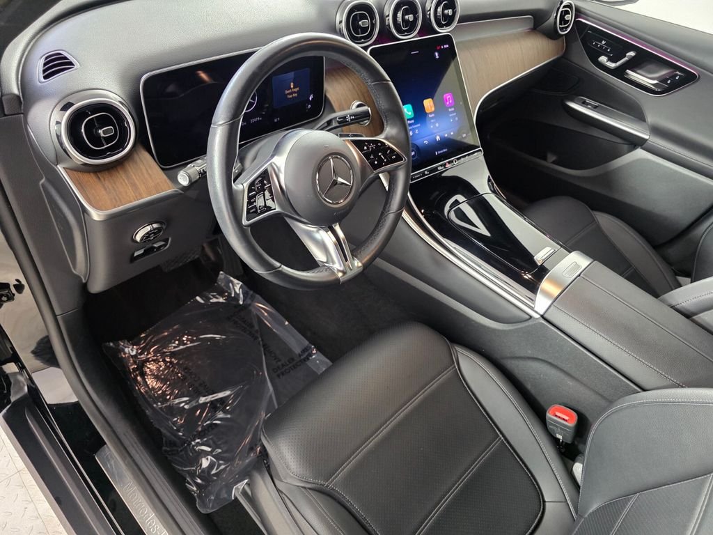 Certified Used 2025 Black Mercedes-Benz GLC 300 image 10