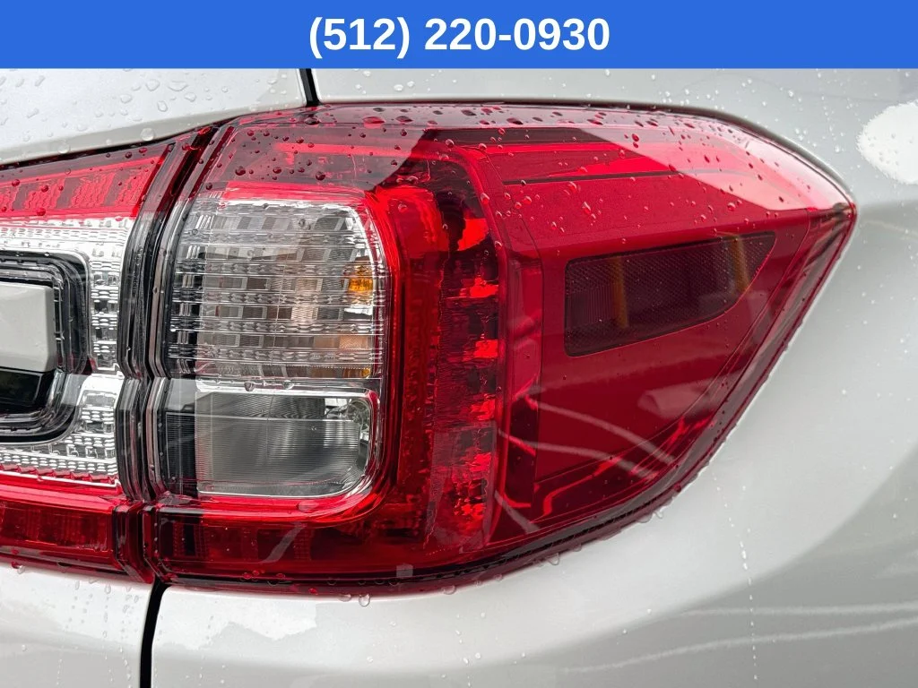 New 2027 White Subaru Premium image 33