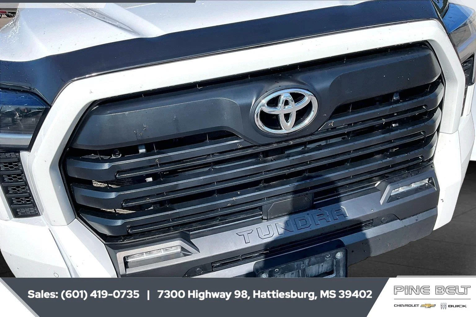 Used 2023 White Toyota SR5 image 22