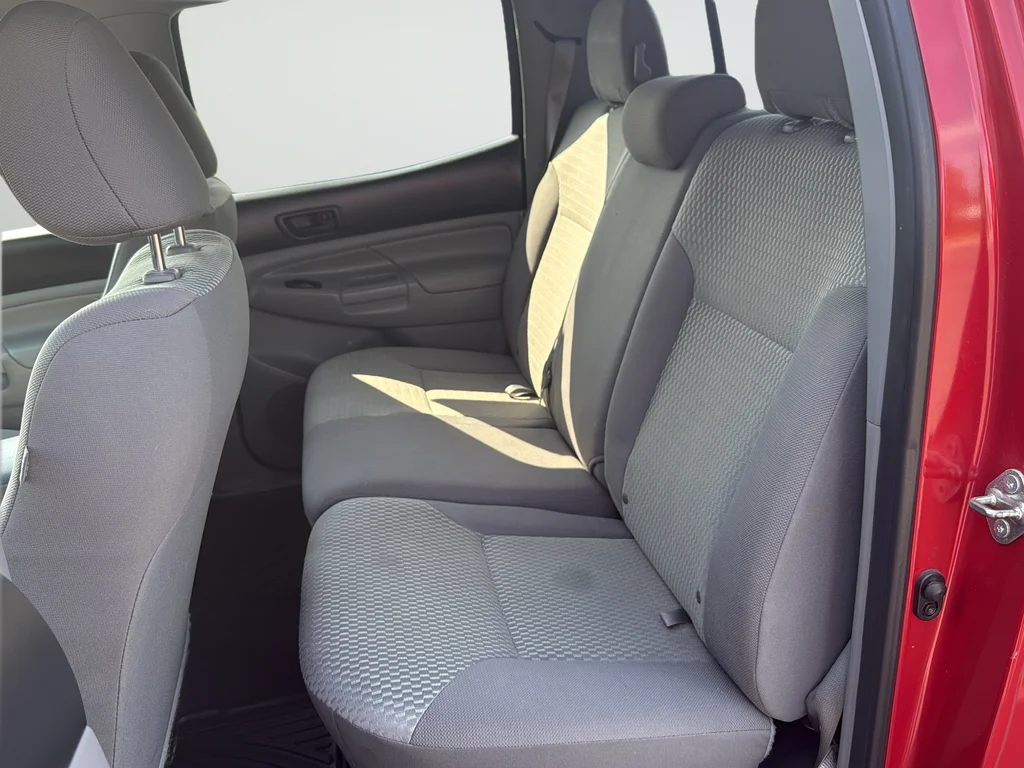 Used 2015 Red Toyota Base image 36