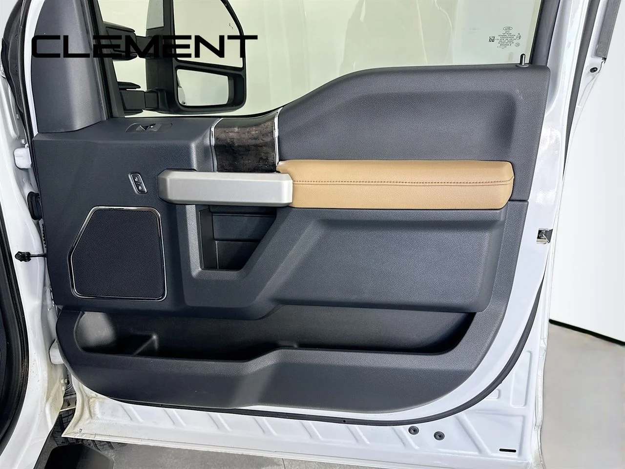 Certified Used 2022 Oxford White Ford Lariat image 36