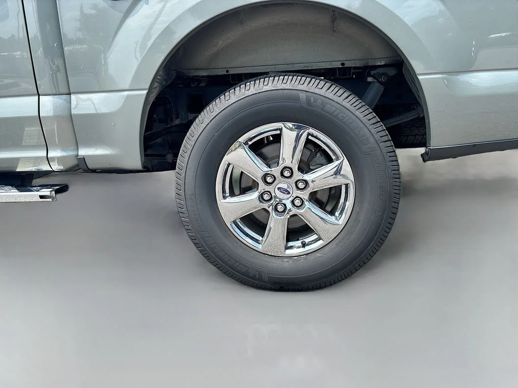 Used 2019 Silver Spruce Metallic Ford XLT image 12