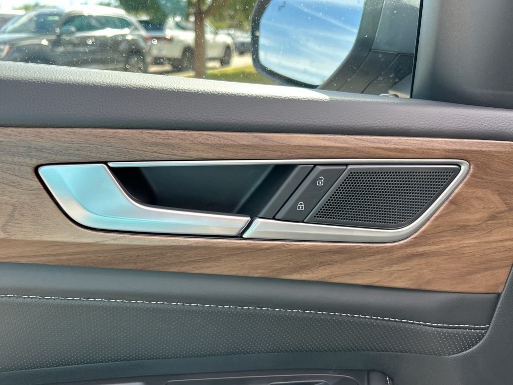 2026 Volkswagen Atlas SE w/Tech - Photo 18