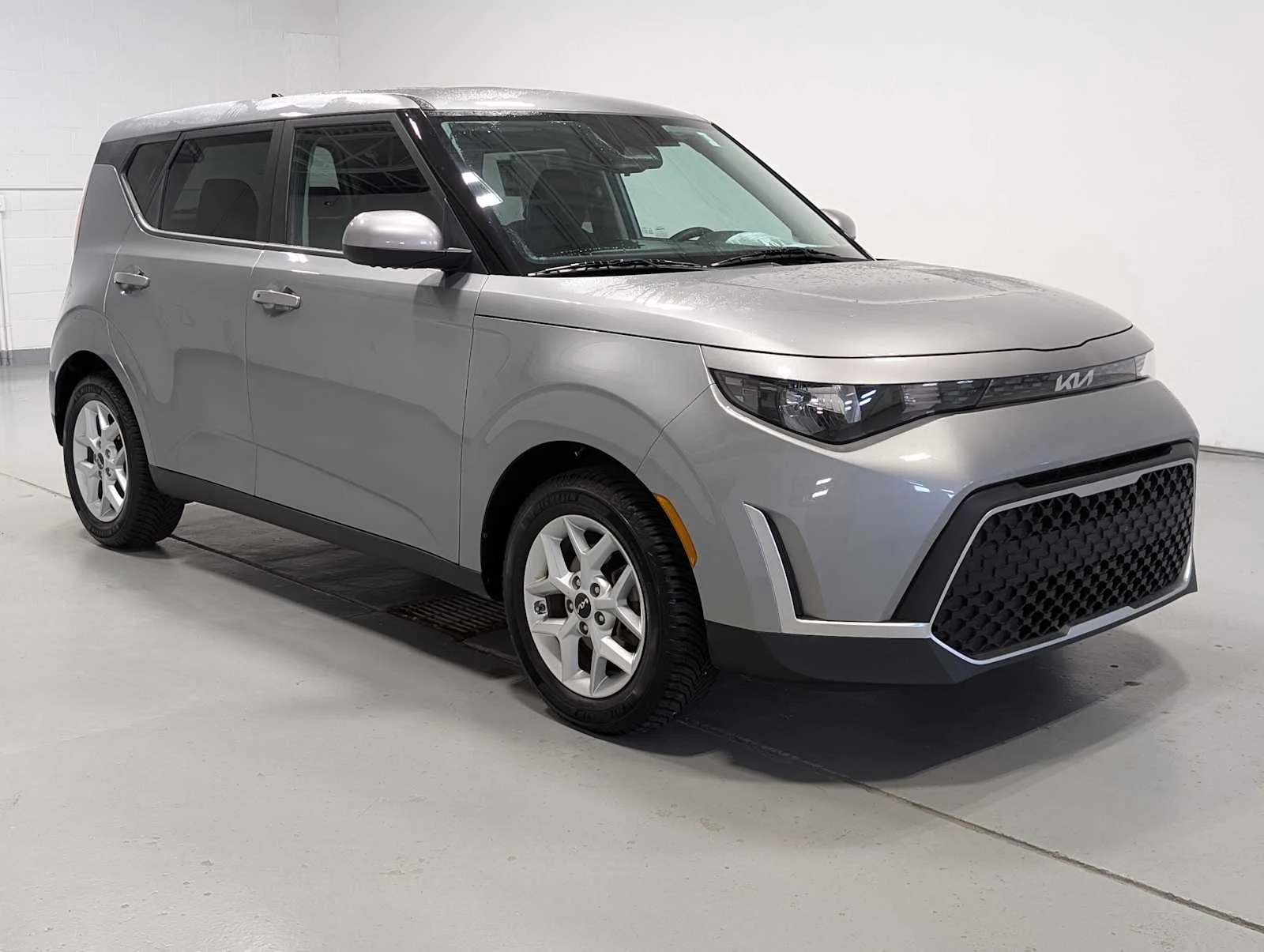 Certified Used 2024 Steel Gray Kia S image 6