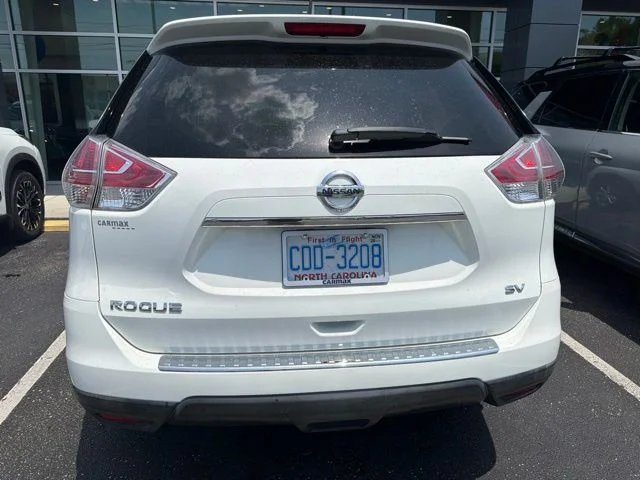 Used 2015 White Nissan SV image 3