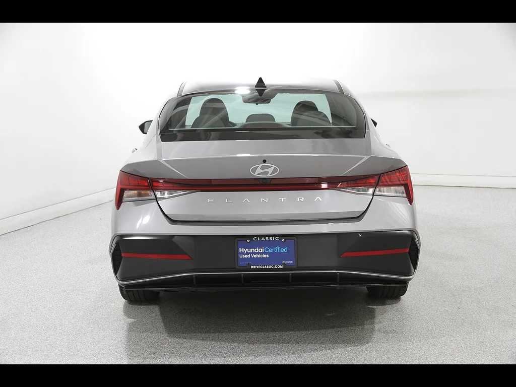 Certified Used 2025 Fluid Metal Metallic Hyundai SEL Convenience image 19