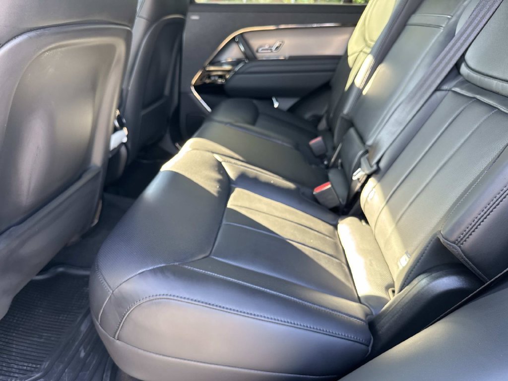 New 2027 Carpathian Grey Land Rover SE image 8