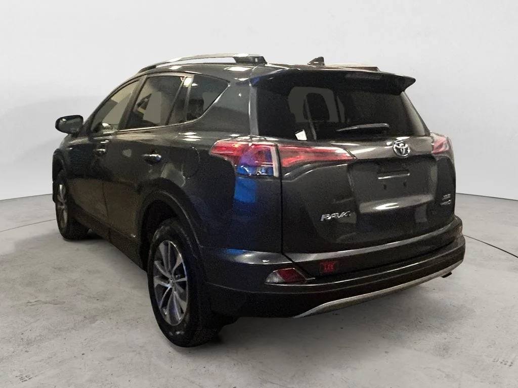Used 2018 Magnetic Gray Toyota XLE image 3