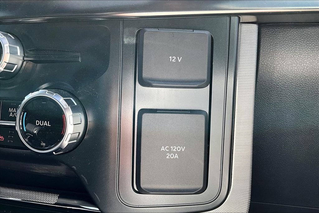 2025 Ford F-150 Platinum - Photo 17