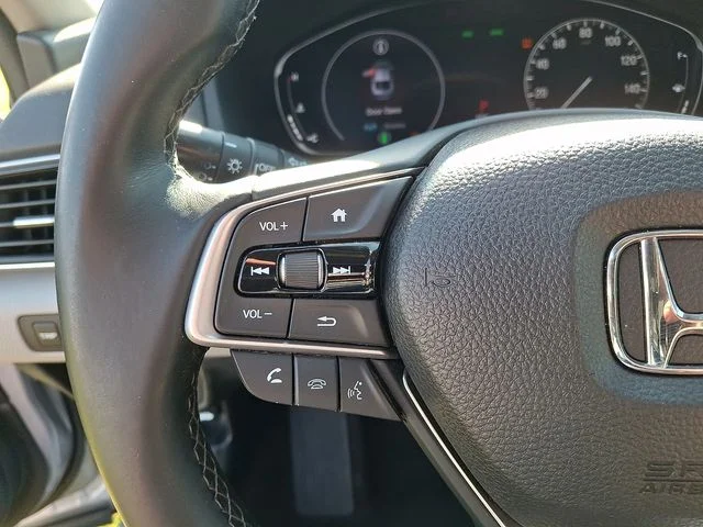 Used 2018 Silver Honda EX-L image 18