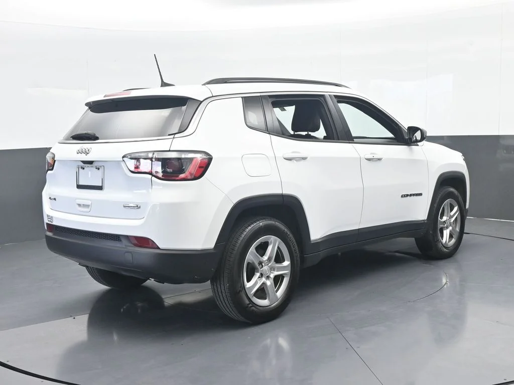 Used 2023 Bright White Clearcoat Jeep Latitude image 6