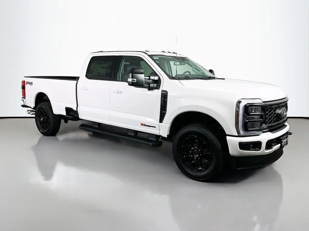 New 2026 Star White Metallic Tri-Coat Ford Lariat image 1
