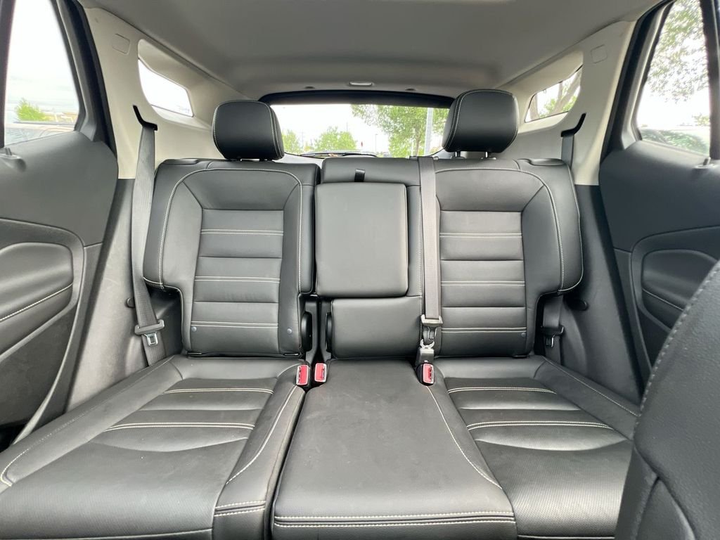 Used 2023 White Frost Tricoat GMC Denali image 12