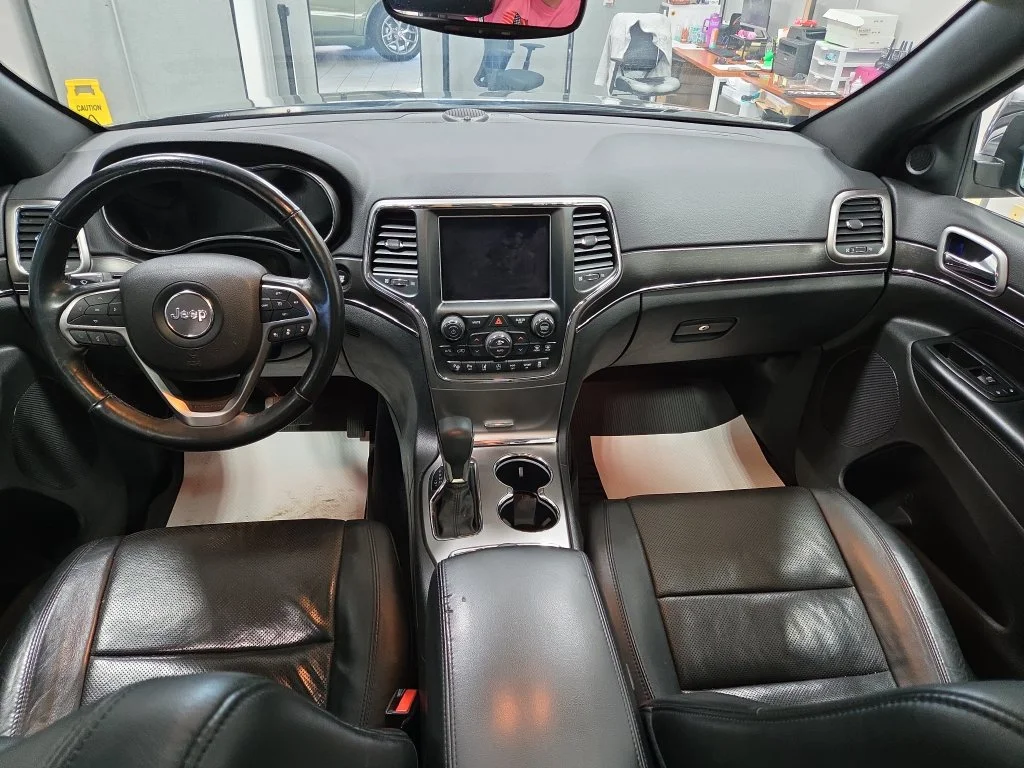 Used 2018 Black Jeep Limited image 27