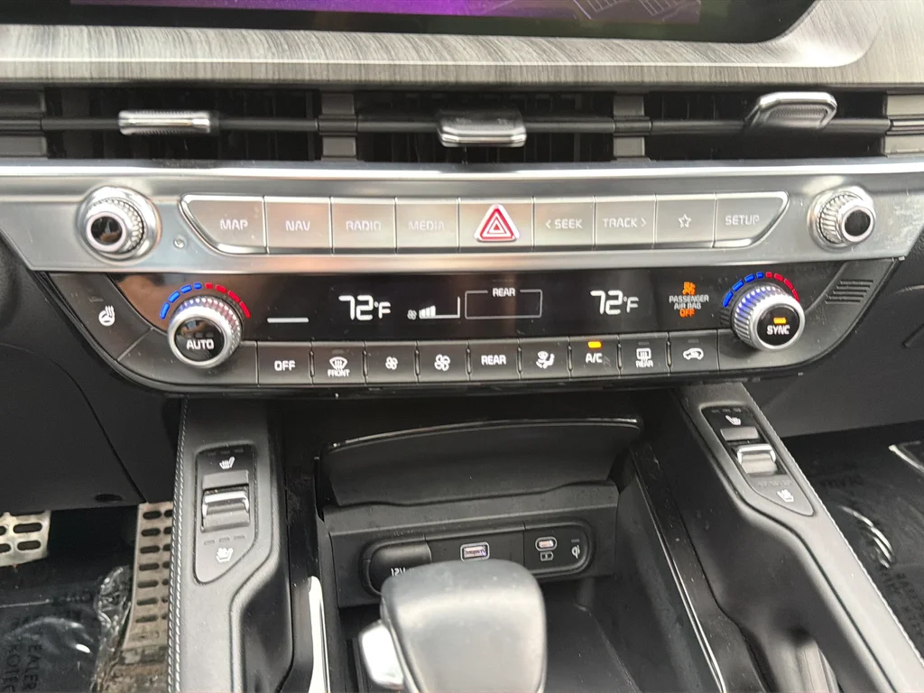 Used 2024 Silver Kia SX-Prestige image 24