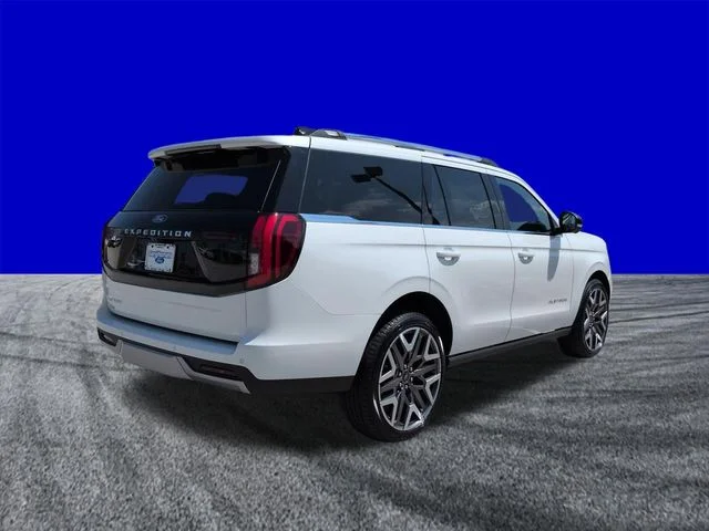 New 2026 Star White Metallic Tri-Coat Ford Platinum® image 4